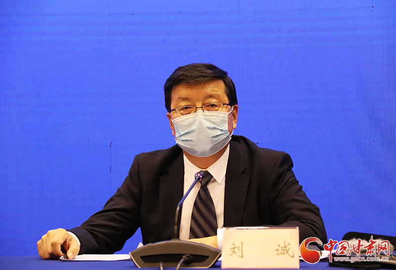 甘肅省人社廳：落實(shí)落細(xì)“四個(gè)確?！贝胧?實(shí)現(xiàn)貧困人口基本養(yǎng)老保險(xiǎn)全覆蓋（圖）