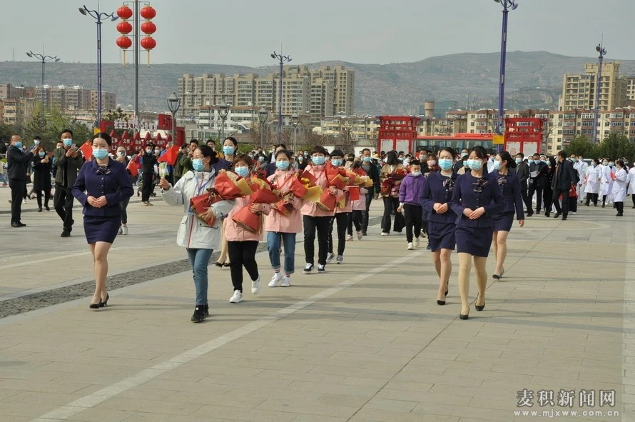 不辱使命 英雄凱旋！麥積區(qū)馳援武漢5名醫(yī)務(wù)人員回家了