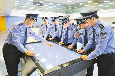 致敬！人民警察