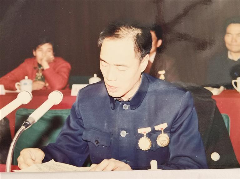 尋訪百名先鋒黨員  他用13年的時(shí)間完成28年的工作量——記“刀具大王”、全國(guó)勞模、蘭州通用機(jī)器廠工人技師蘆聚才