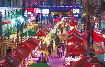 蘭州市城關(guān)區(qū)正寧路小吃夜市、南關(guān)民族風(fēng)味一條街恢復(fù)營業(yè)