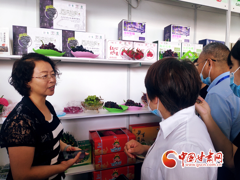 勞動(dòng)者入職時(shí)要交保證金？法院：用人單位全額退還