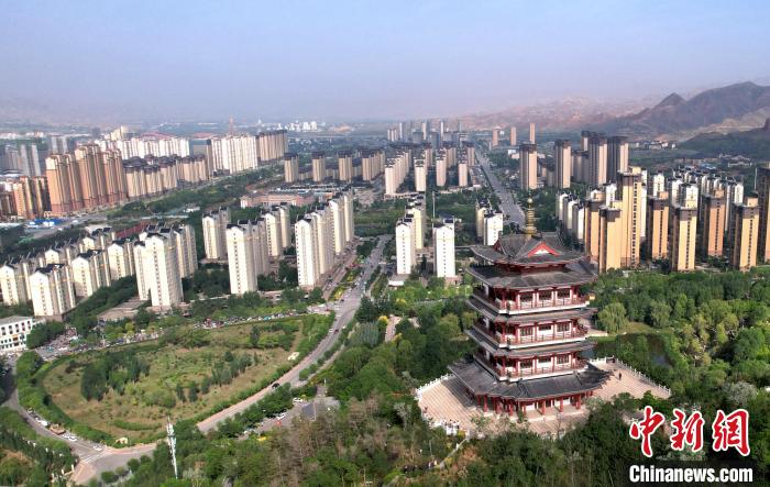 圖為“南涼古都”樂都朝陽(yáng)山片區(qū)的今朝?！⊙Φ?攝